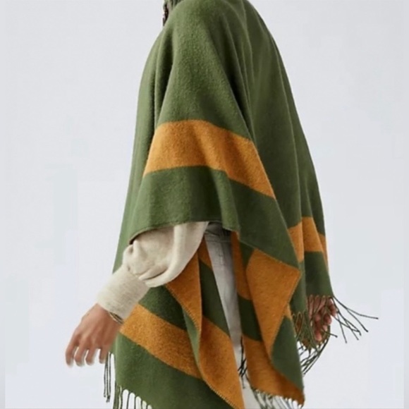 New Anthropologie Green Sweater Poncho - Picture 5 of 12